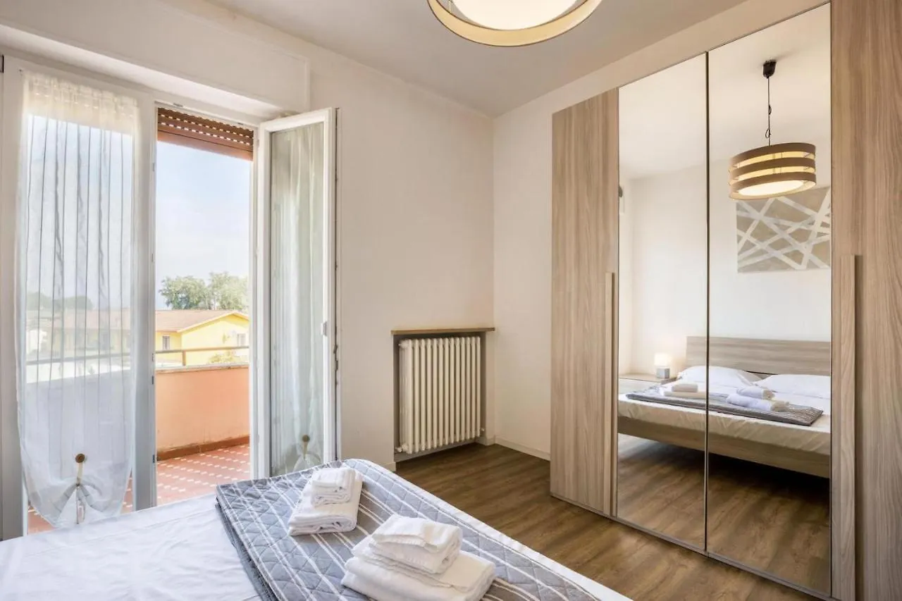 La Terrazza Apartamento Peschiera del Garda 0*,  Itália